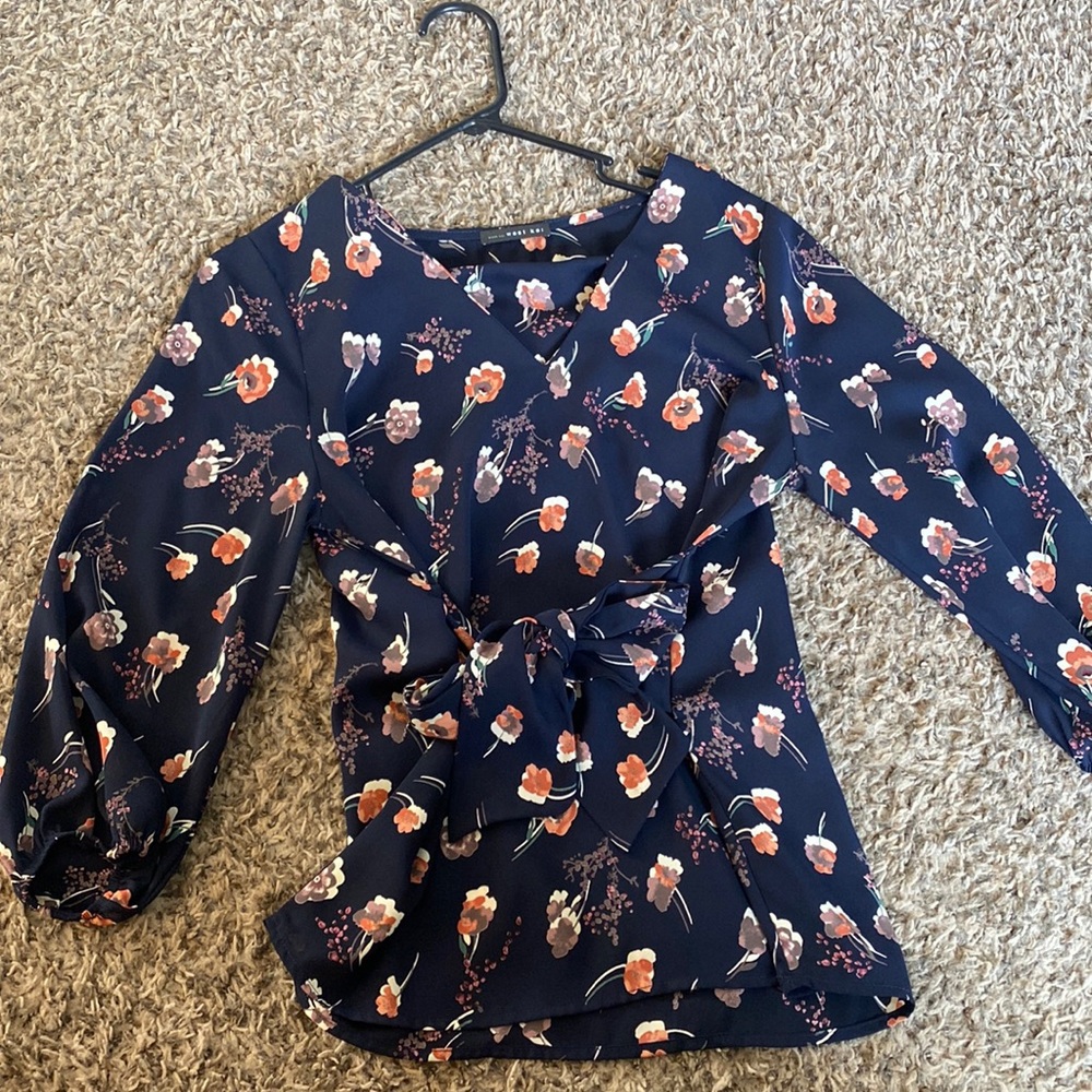 Women’s front tie floral blouse size XS